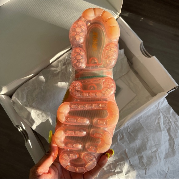 Nike Air VaporMax Flyknit MOC 2 Running Shoe Sail /Anthracite-Sand-Wheat Size 8 - Picture 3 of 6